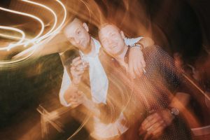 Prednosti-porocne-fotografije-z-bliskavico (5)